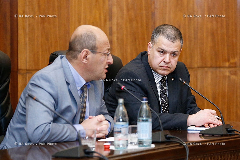 RA Govt.: Prime minsiter Hovik Abrahamyan receives representatives of information technology (IT) sector 