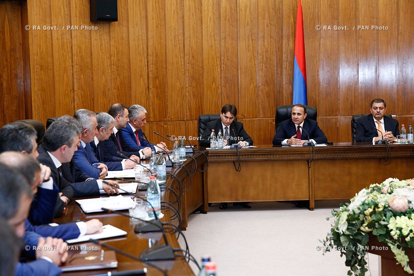 RA Govt.: Prime minister Hovik Abrahamyan holds consultative meeting with marz governors