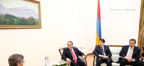 RA Govt.: Prime minister Hovik Abrahamyan receives U.S. Ambassador John Heffern 