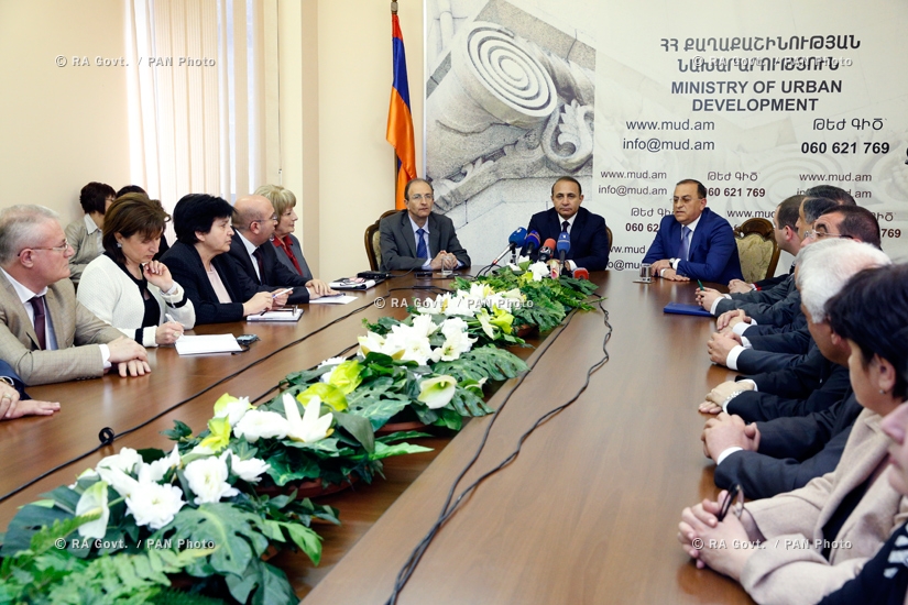 RA Govt.: Prime minister Hovik Abrahamyan introduces newly appointed Minister of Urban Development Narek Sargsyan