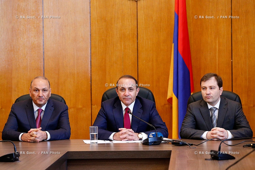RA Govt.: Prime minister Hovik Abrahamyan introduces newly appointed Minister of Finance Gagik Khachatryan