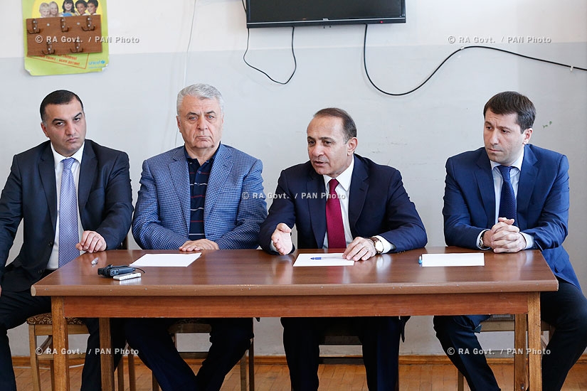 Правительство РА: Премьер-министр Овик Абрамян по следам выявленных офисом Защитника прав человека фактов посетил Бюрегаванский интернат