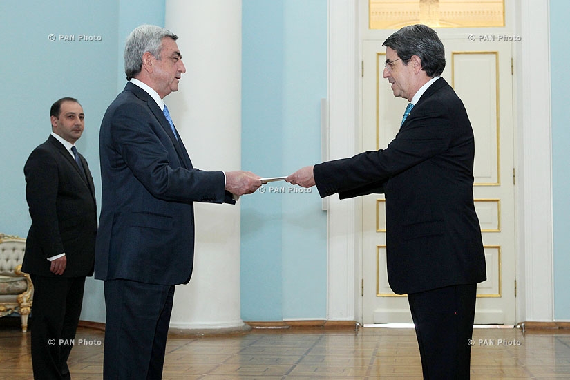 Посол Португалии в Армения Марио Годиньо де Матуш вручил верительные грамоты президенту Армении Сержу Саркисяну