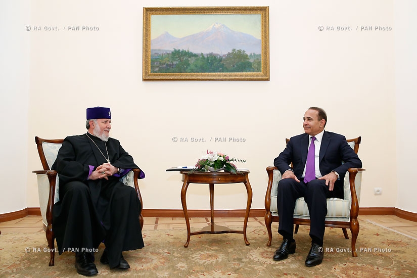 RA Govt.: PM Hovik Abrahamyan receives Catholicos of All Armenians Karekin II