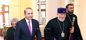 Правительство РА: Премьер-министер Овик Абрамян принял принял Католикоса Всех Армян Гарегина Второго