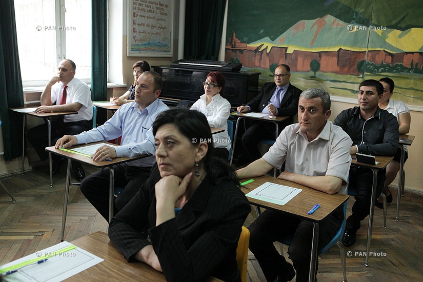 В Ереване стартовали экзамены претендентов на получение права руководства общеобразовательным учебными заведениями