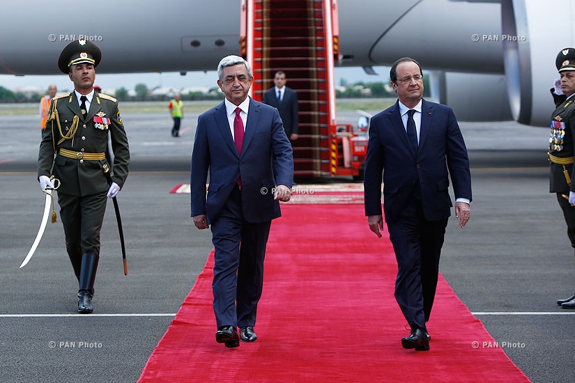 President of France François Hollande arrivies in Yerevan