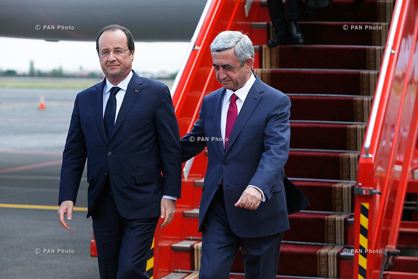 President of France François Hollande arrivies in Yerevan