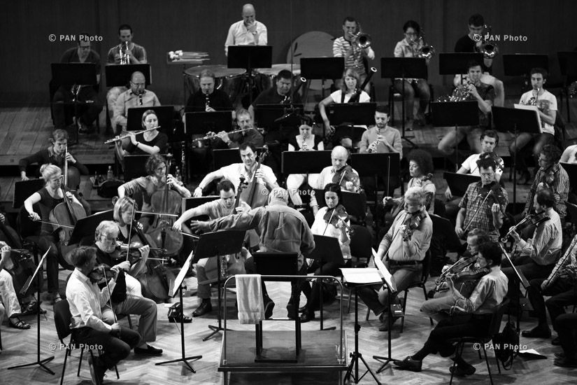 Բեռլինի պետական նվագախմբի  փորձը, հետնաբեմն ու համերգը դիրիժոր Դանիել Բարենբոյմի ղեկավարությամբ