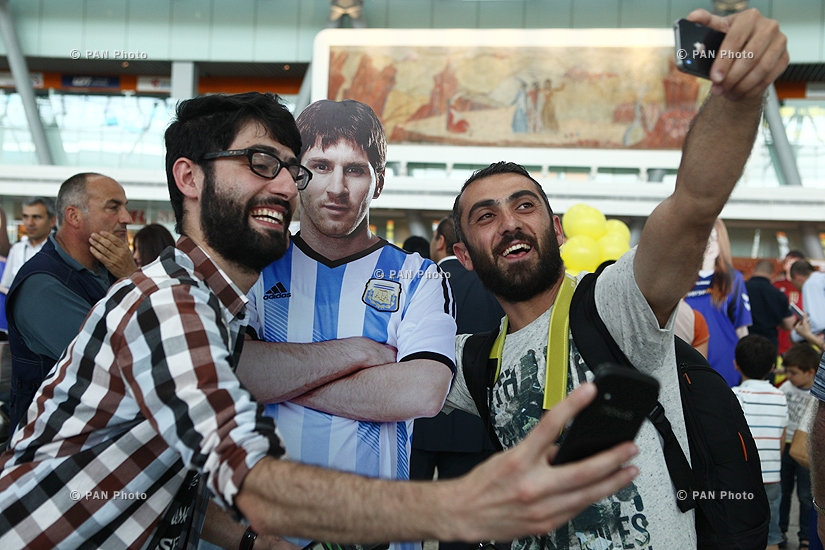 «Զվարթնոց» օդանավակայանում մեկնարկել է Բրազիլիայում կայանալիք Ֆուտբոլի աշխարհի առաջնությանն ընդառաջ տոնական միջոցառումը
