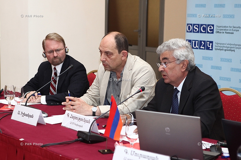 Հայաստանում սահմանադրական բարեփոխումների նախնական հայեցակարգի թեմայով հանրային քննարկումներ