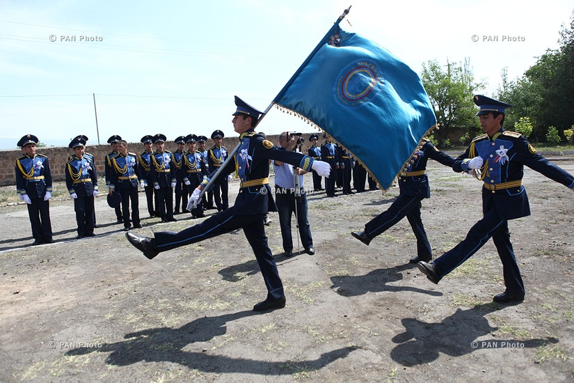 Выпускная церемония школьников Армавирской военно-спортивной специальной гимназии имени Тиграна Меца