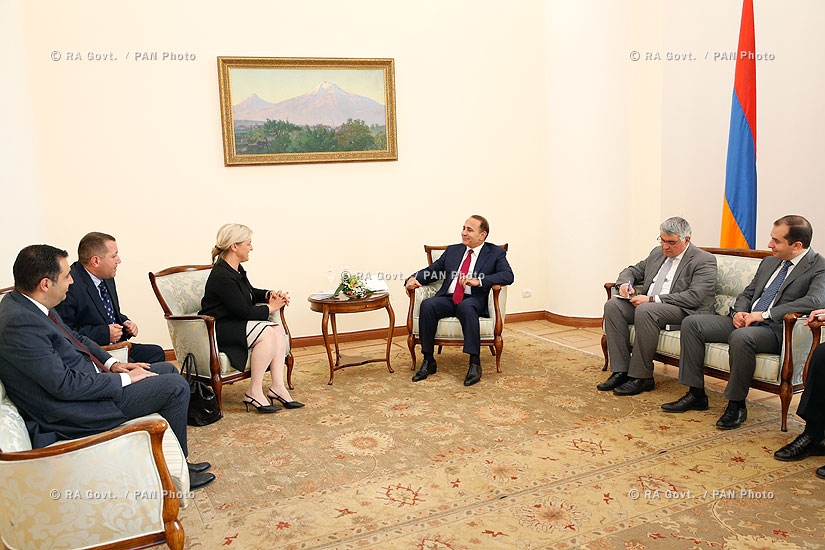 Правительство РА: Премьер- минситр Овик Абрамян принял новоназначенного посла Латвии в Армении Элиту Гавеле