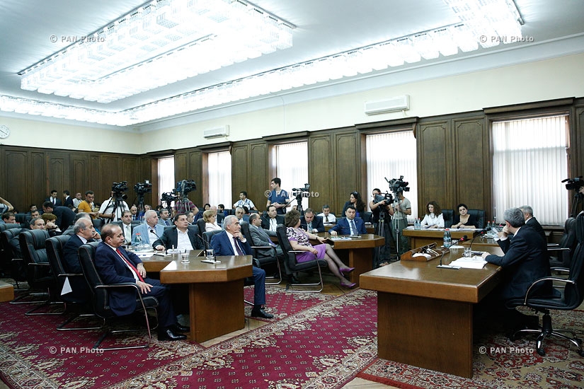 Discussion of 2013 state budget execution at Armenian National Assembly