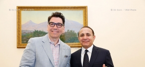 RA Govt.: PM Hovik Abrahamyan receives  renowned designer Michael Aram Wolohojian