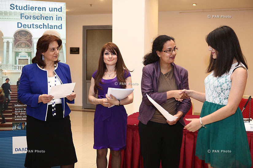 ԳԴՀ փոխդեսպան Նադիա Լիխտենբերգերը DAAD կրթաթոշակակիրներին հանձնեց վկայագրեր