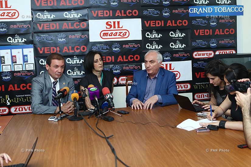 Press conference of  Armenia's Democratic Party head Aram Sargsyan and Artak Davtyan (RPA)