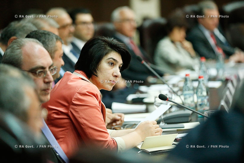 RA Govt.: Meeting between MFA central staff members and Heads of Armenian diplomatic missions