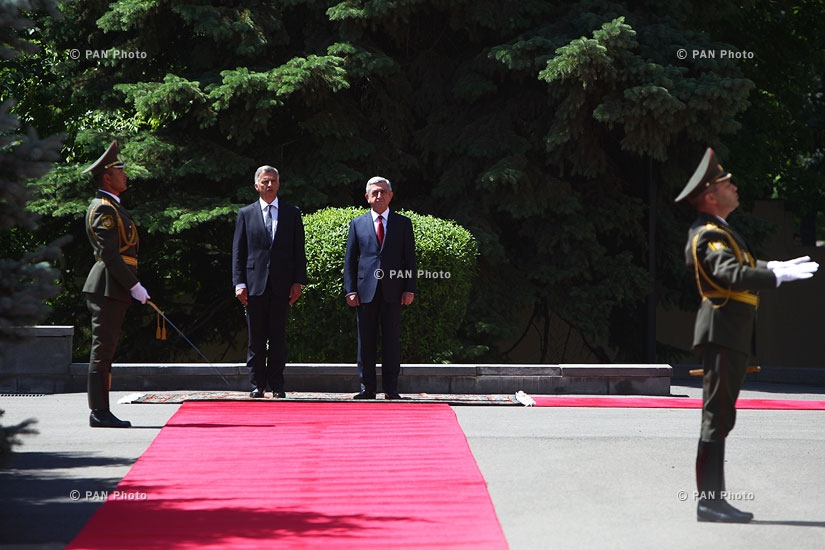 Официальная церемония встречи президента Швейцарии, действующего председателя ОБСЕ Дидье Буркхальтера