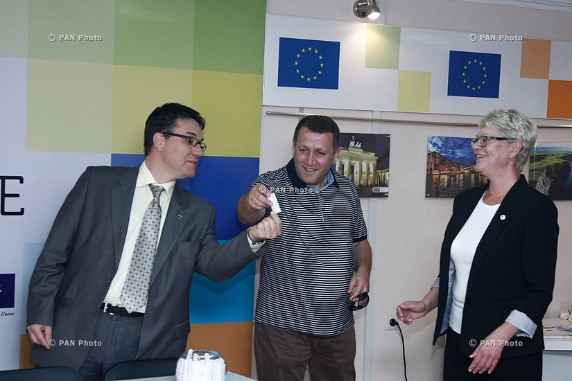 Awarding of certificates to participants of EU in Armenia club 2nd training course