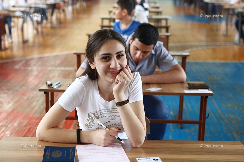 Стартовал единый экзамен по армянскому языку и литературе