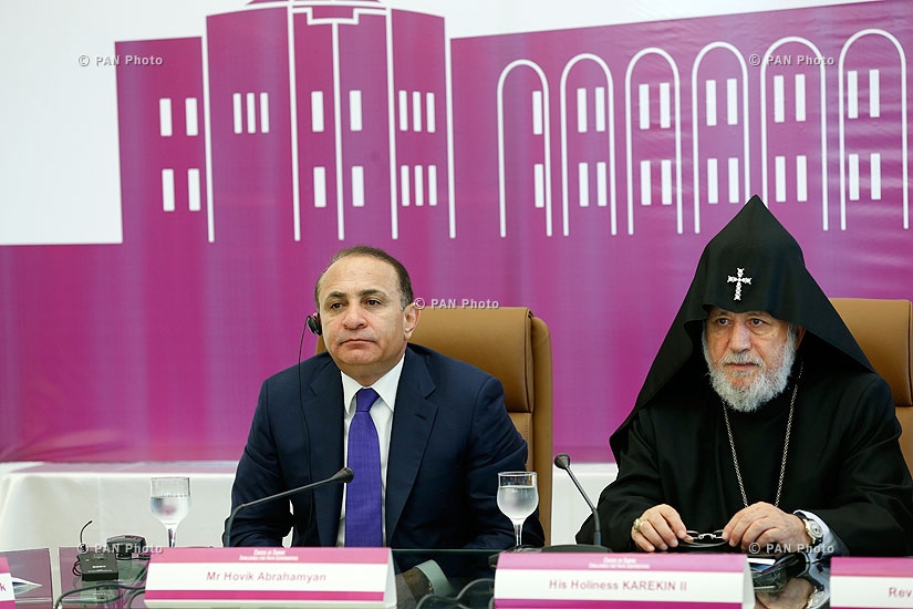В Св. Эчмиадзине прошло международное совещание «Кризис в Сирии: вызовы для религиозных общин» 