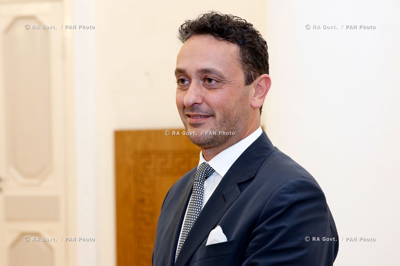 Правительство РА: Премьер Овик Абрамян принял вице-президента итальянской компании Ceramisia Федерико Полидори