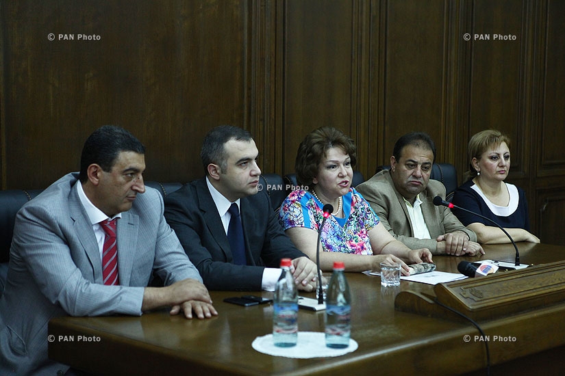 Ազգային ժողովի և ՌԴ Դաշնային ժողովի միջև համագործակցության միջխորհրդարանական հանձնաժողովի հայկական կողմի անդամների մամուլի ասուլիսը
