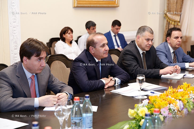 Правительство РА: Премьер Овик Абрамян принял представителей Германского общества по международному сотрудничеству (GIZ) и банка KFW