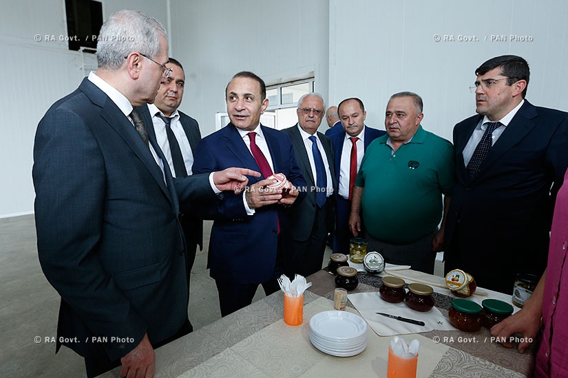 RA Govt.: PM Hovik Abrahamyan visits 'Metax' and 'Artsakh Fruit' companies