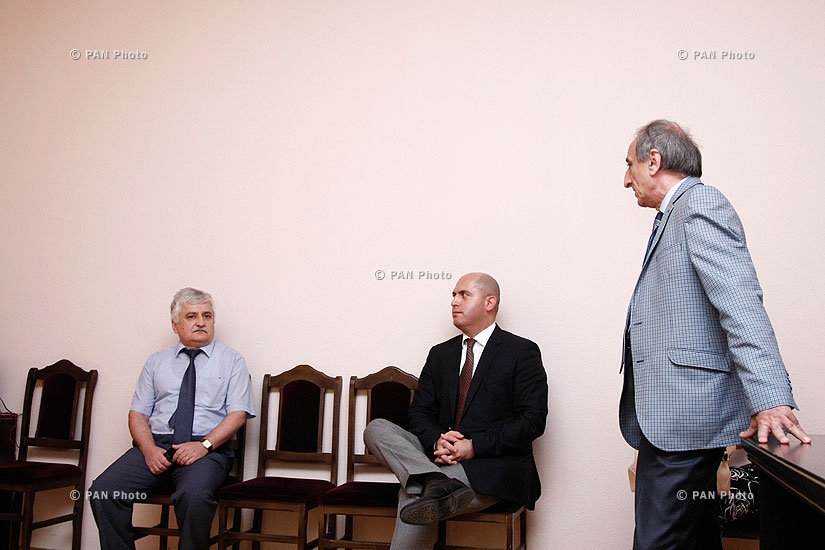 Armenian Education Minister Armen Ashotyan visits Yerevan State Institute of Theater and Cinema