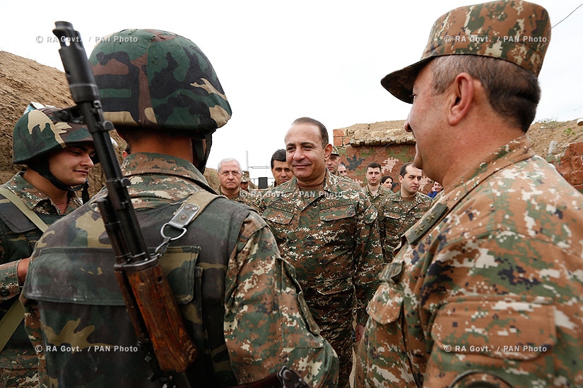 Правительство РА: Премьер-министр Овик Абрамян посетил передовые позиции Армии обороны Арцаха