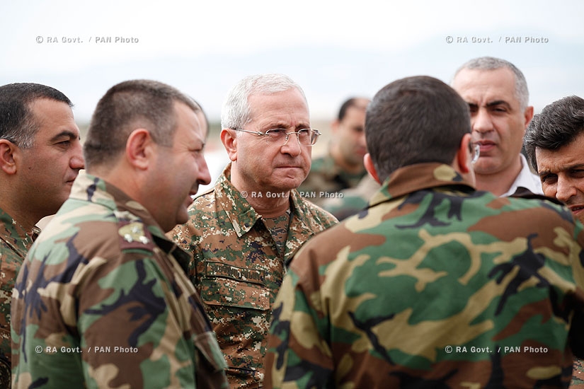 Правительство РА: Премьер-министр Овик Абрамян посетил передовые позиции Армии обороны Арцаха