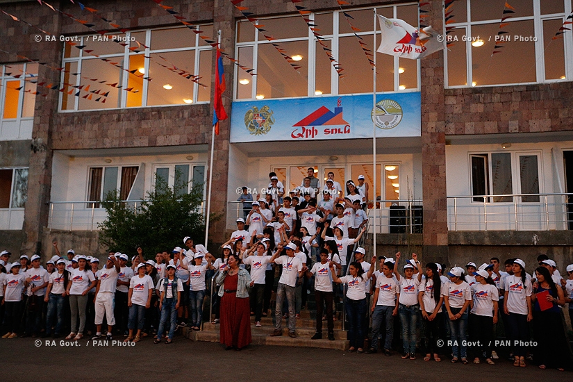 RA Govt.: Hovik Abrahamyan meets with participants of “Come Home Program