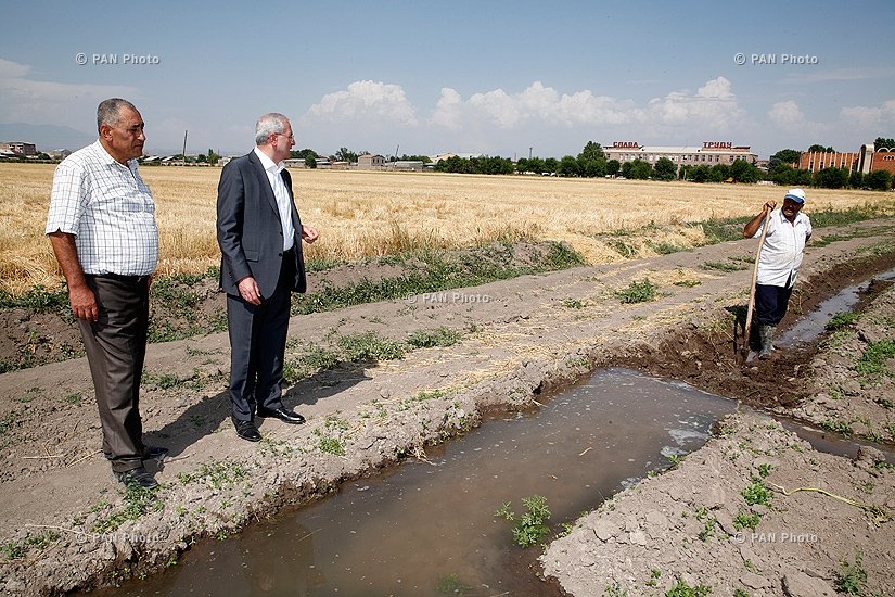 Minister of Agriculture Sergo Karapetyan visits Scientific Center for Farming