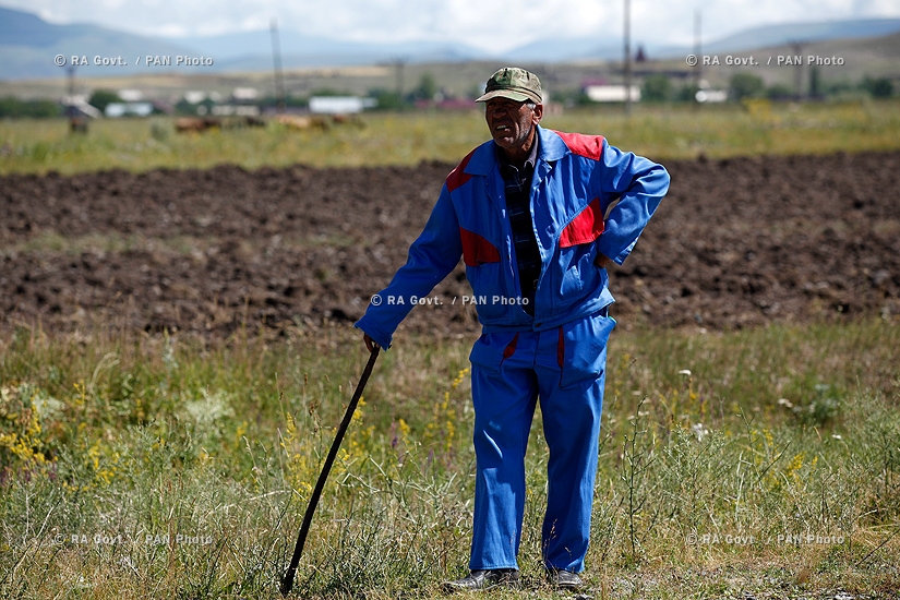 RA Govt.: PM Hovik Abrahamyan visits hail-affected areas in Shirak Province
