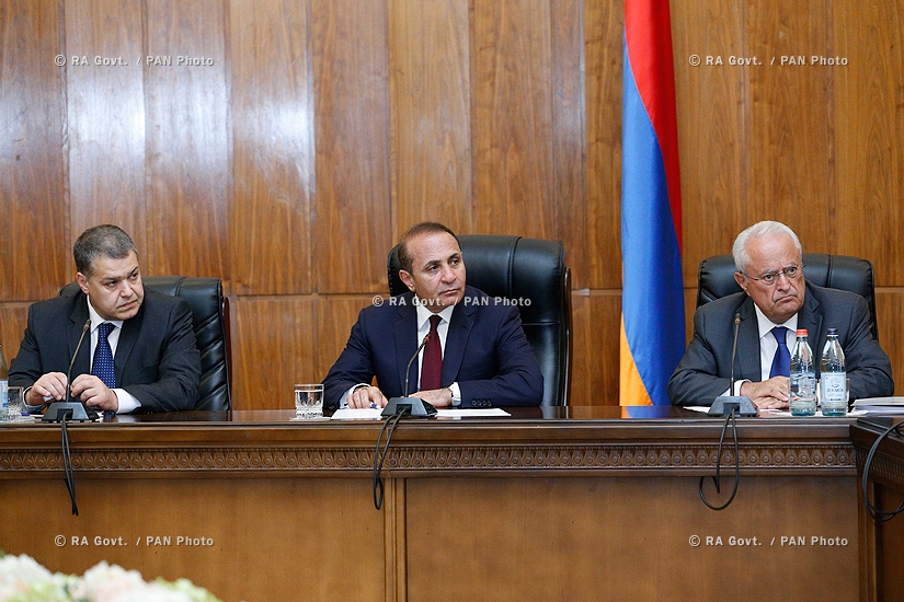 RA Govt.: PM Hovik Abrahamyan receives Nairit plant employees