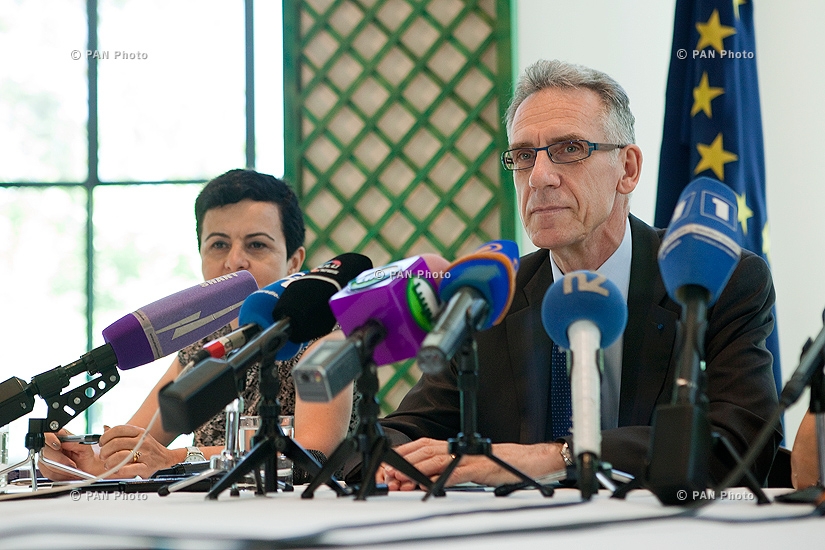 Пресс-конференция посла Франции в Армении Анри Рено