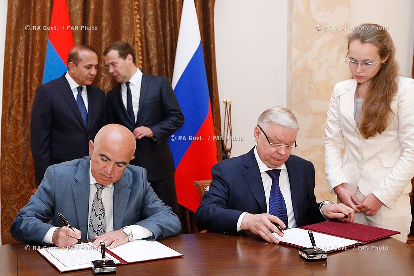 Правительство РА: В Сочи подписано соглашение о порядке пребывания граждан РА на территории РФ и граждан РФ на территории РА