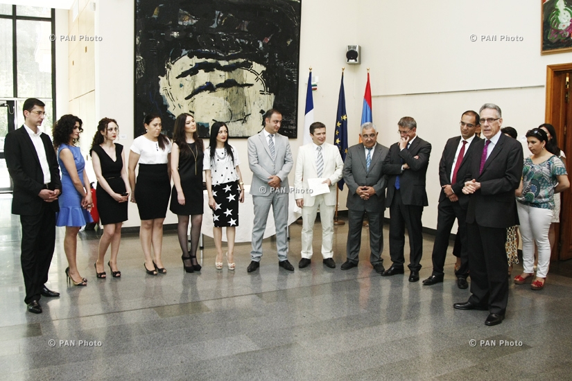 Церемония выдачи дипломов первым выпускникам Science Po Armenia