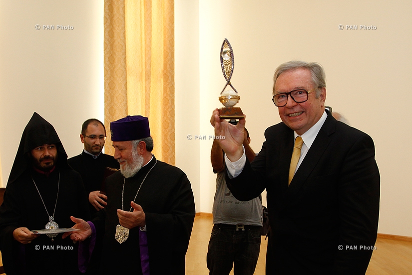 Catholicos Karekin II grants 'Let there be light award to Krzysztof Zanussi: 11th Golden Apricot Film Festival