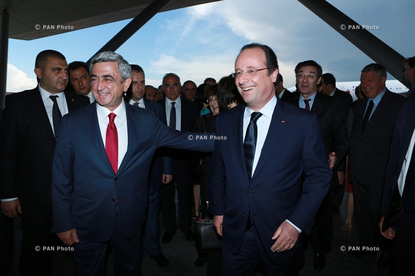 President of France François Hollande arrivies in Yerevan 
