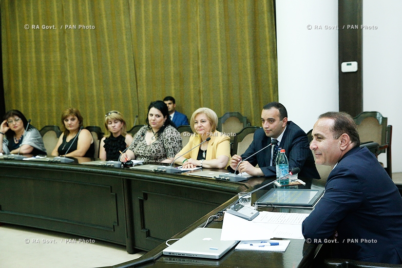 Правительство РА: Премьер-министр Овик Абрамян принял участников летней школы «Диаспора»