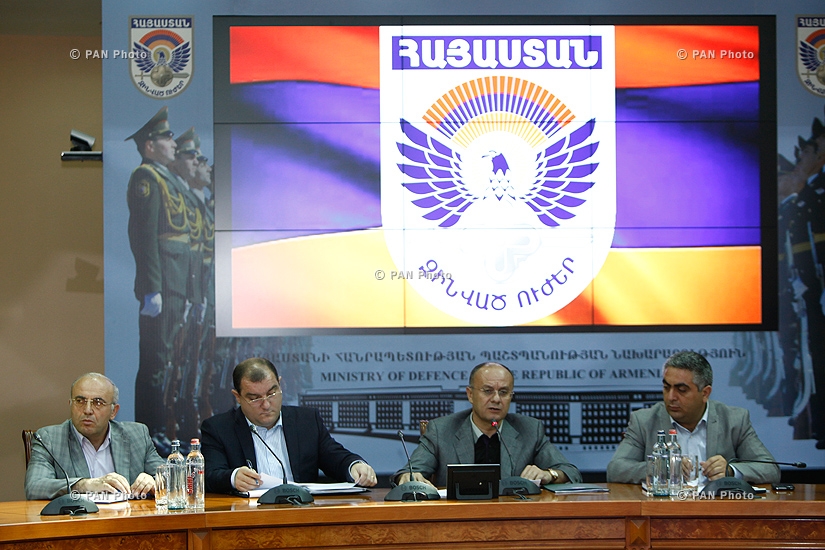 Пресс-конференция Министра обороны Армении Сейрана Оганяна