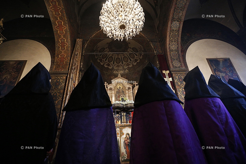 Праздник Успения Пресвятой Богородицы в Первопрестольном Св. Эчмиадзине и церемония освящения винограда