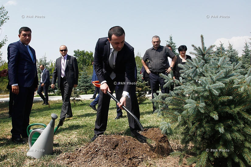Georgian Prime Minister Irakli Garibashvili visits  Tsitsernakaberd Memorial