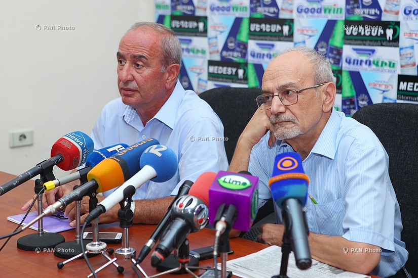 Press conference of Chairman of the Union of Poultry Breeders of Armenia Sergey Stepanyan and Armenian Consumers' Association Chairman Armen Poghosyan 
