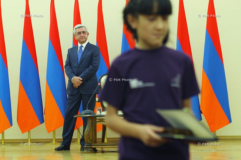 RA President Serzh Sargsyan receives and awards participants of “Kangaroo” international mathematics competition 2014