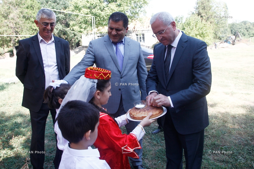 Minister of Agriculture Sergo Karapetyan visits school of Aygepar Community 
