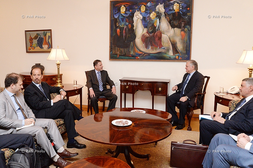 Armenian Foreign minister Edward Nalbandyan receives Deputy Foreign Minister of Argentine Eduardo Antonio Zuain